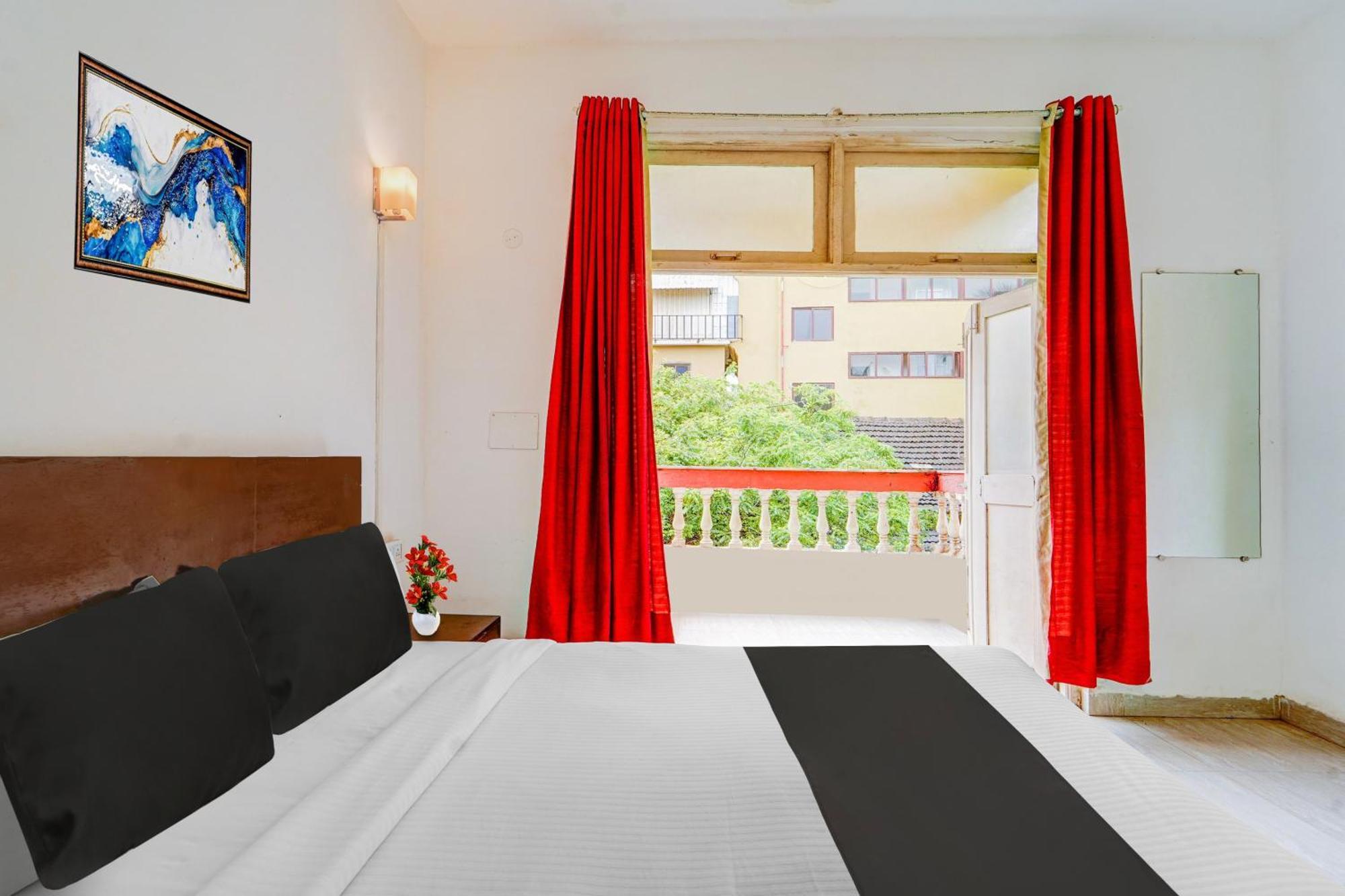 Super Townhouse Calangute - Baga Circle Formerly Park Avenue Екстер'єр фото